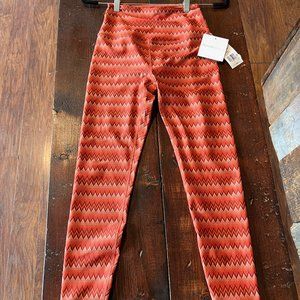 Beyond Yoga Paprika Chevron Endurance Light High Waisted Midi Legging